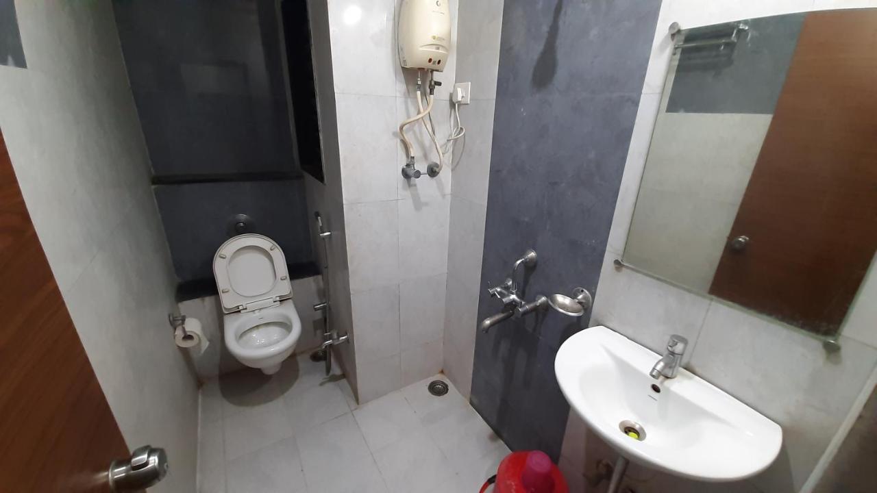 City Palace Hotel होटल सिटी पैलेस Nashik Buitenkant foto