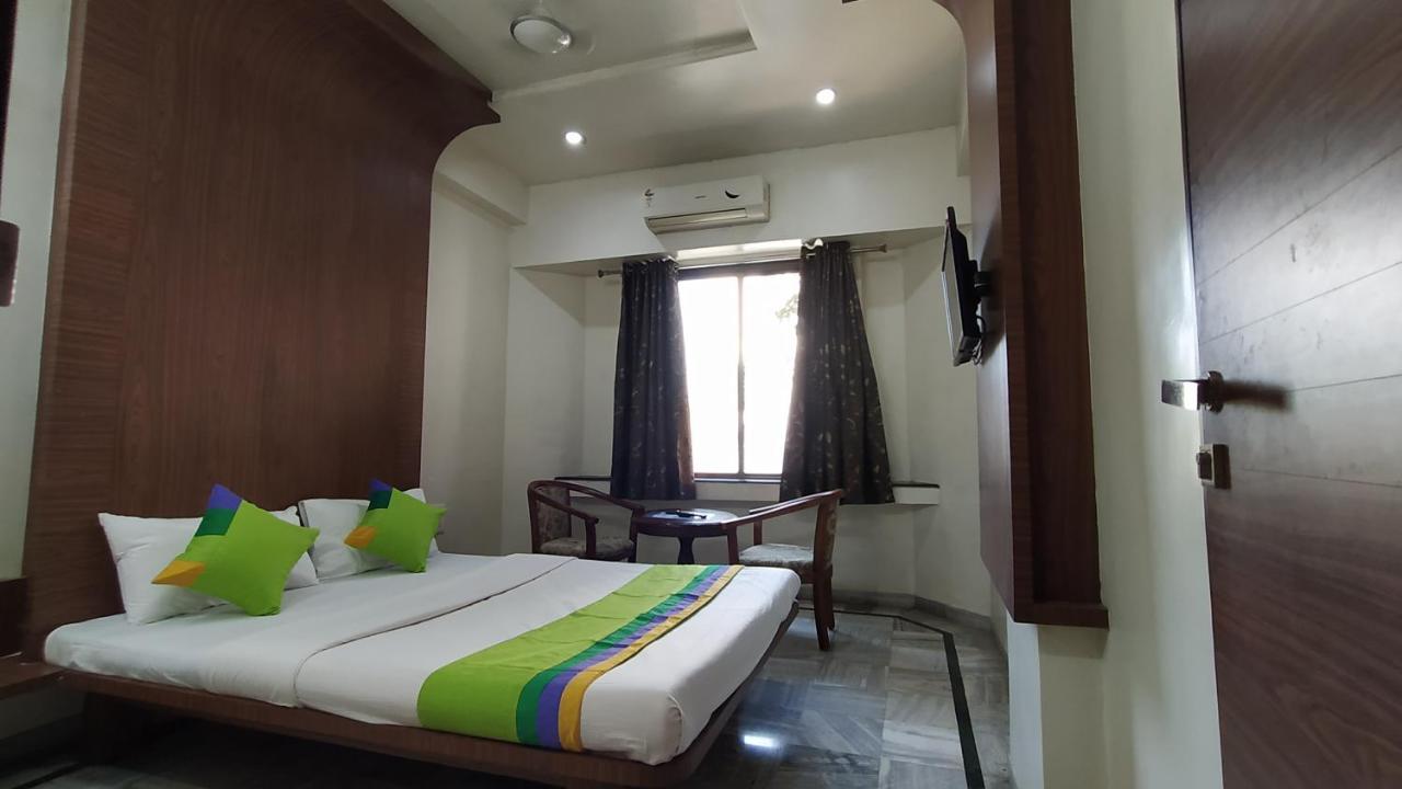 City Palace Hotel होटल सिटी पैलेस Nashik Buitenkant foto
