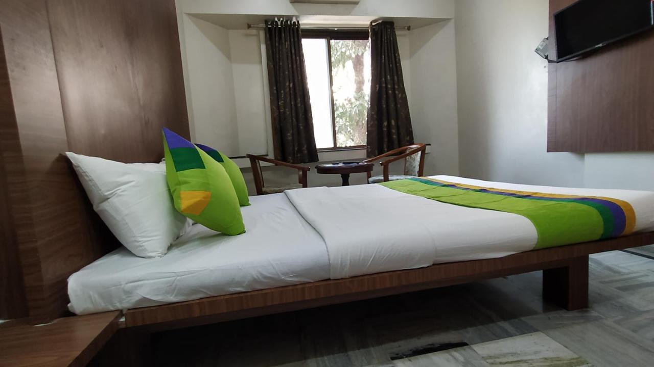 City Palace Hotel होटल सिटी पैलेस Nashik Buitenkant foto