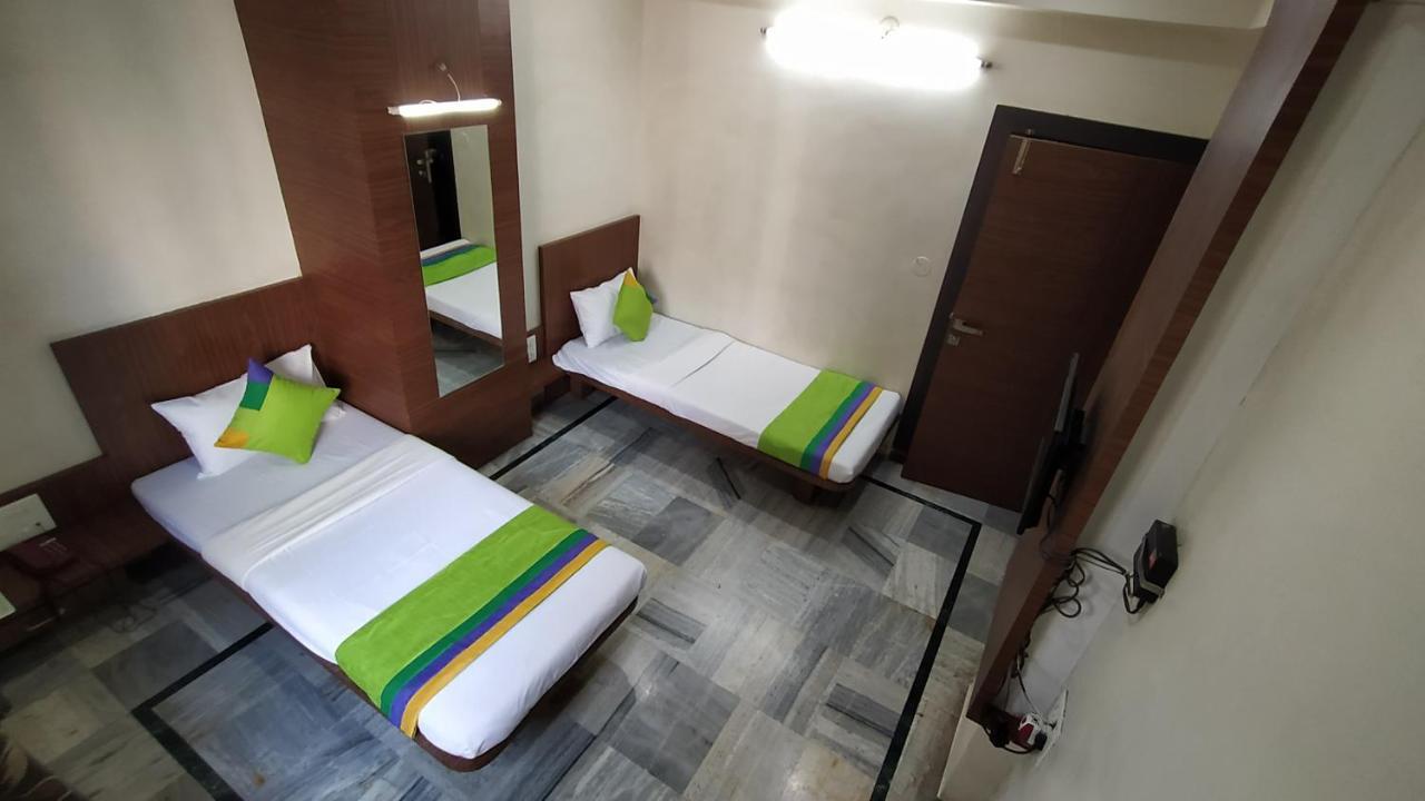 City Palace Hotel होटल सिटी पैलेस Nashik Buitenkant foto
