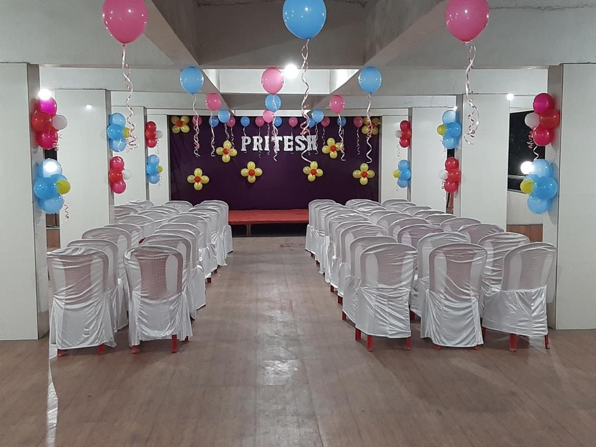 City Palace Hotel होटल सिटी पैलेस Nashik Buitenkant foto