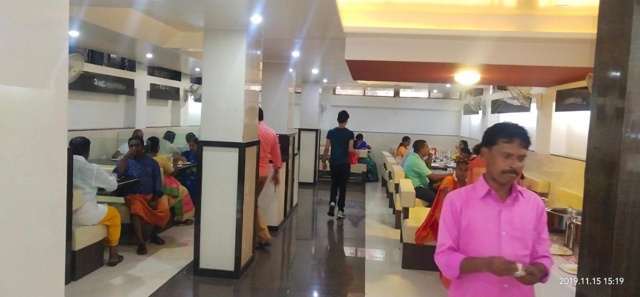 City Palace Hotel होटल सिटी पैलेस Nashik Buitenkant foto