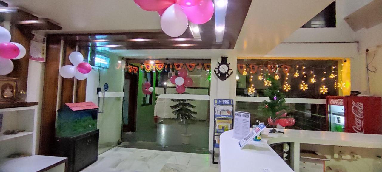 City Palace Hotel होटल सिटी पैलेस Nashik Buitenkant foto