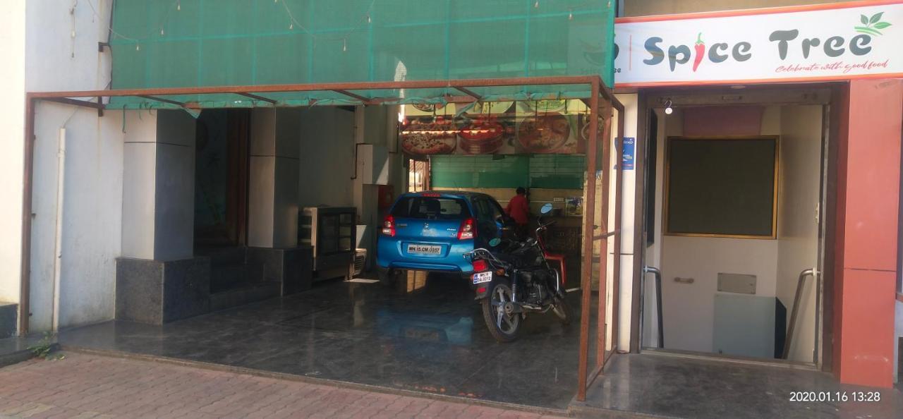 City Palace Hotel होटल सिटी पैलेस Nashik Buitenkant foto
