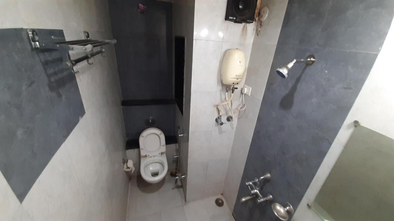 City Palace Hotel होटल सिटी पैलेस Nashik Buitenkant foto